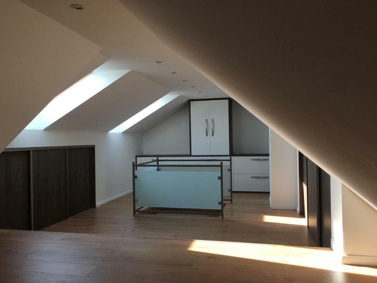 Spacious Apartment In Town Centre Nove Zamky Exterior photo
