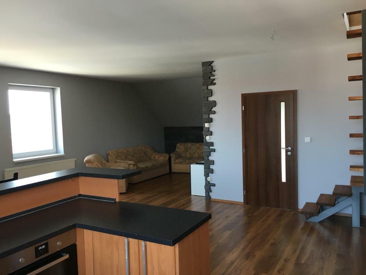 Spacious Apartment In Town Centre Nove Zamky Exterior photo